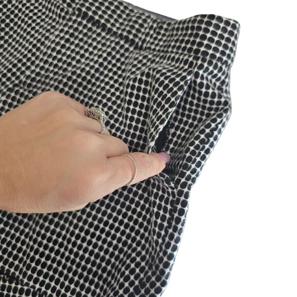 Banana Republic Womens 6P Black & White Checkered Shorts With Pockets - Picture 4 of 4